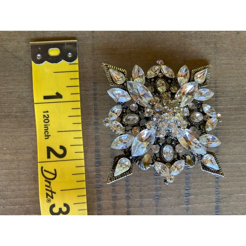Vintage Style Clear Crystal Snowflake Brooch Starburst Silver Tone Statement Pin